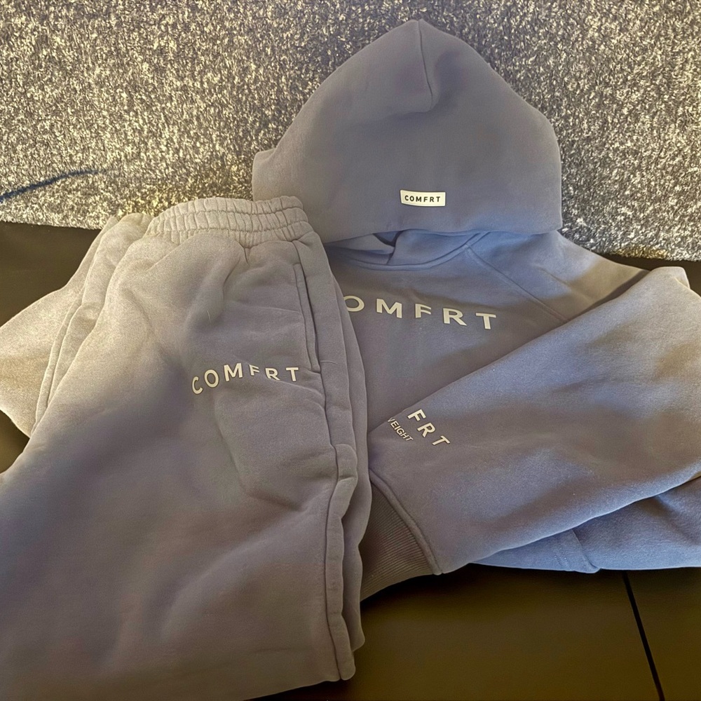 COMFRT Women's Blue Hoodie (XL) and Sweatpants (L) Set